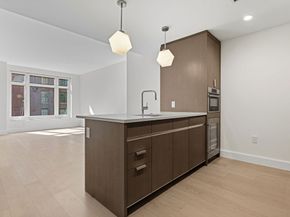100 Lovejoy Wharf 7N, Boston MA 02114