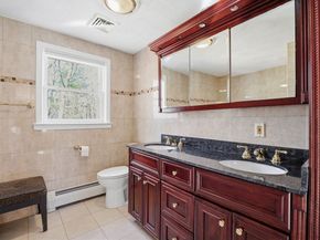 90 Blue Ridge Rd, North Andover MA 01845