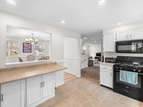 2 Rhode Island Rd, Wilmington MA 01887