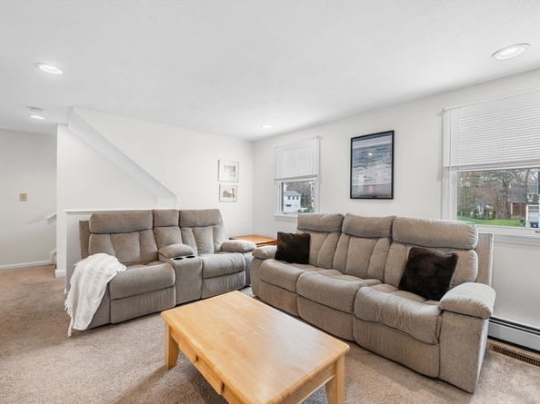 2 Rhode Island Rd, Wilmington MA 01887