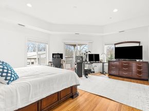 310 Hammond Pond Pkwy 301, Brookline MA 02467