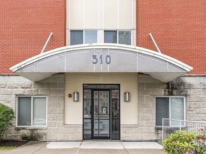 310 Hammond Pond Pkwy 301, Brookline MA 02467