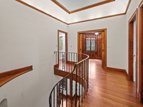 81 Brackett Rd, Newton MA 02458