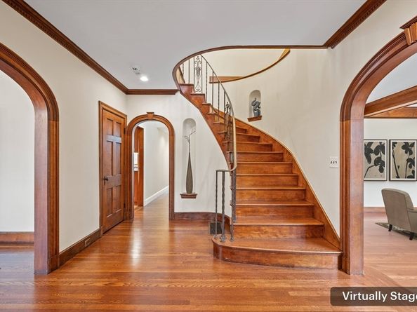 81 Brackett Rd, Newton MA 02458
