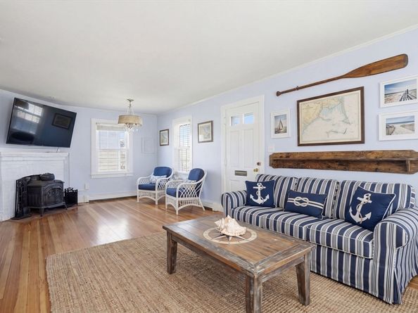 7 Mildred St, Hull MA 02045