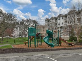 57 Augustus Court 1010, Reading MA 01867