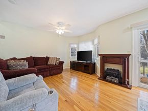 206 Tall Oaks Dr F, Weymouth MA 02190