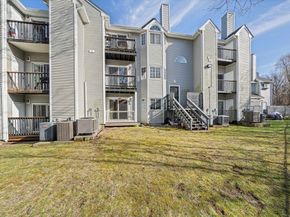 206 Tall Oaks Dr F, Weymouth MA 02190