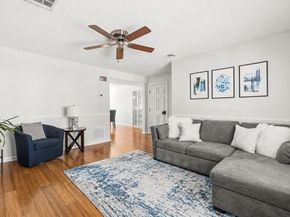 305 Salem St 203, Woburn MA 01801