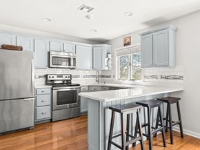 305 Salem St 203, Woburn MA 01801