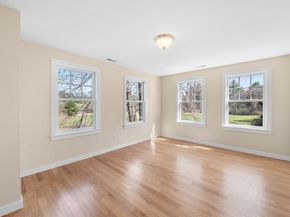 102 River Rd, Topsfield MA 01983