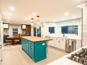 8 Stearns Road, Upton MA 01568