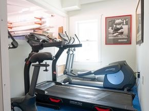 8 Stearns Road, Upton MA 01568