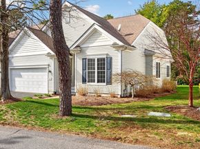 6 Champlain Cir, Plymouth MA 02360