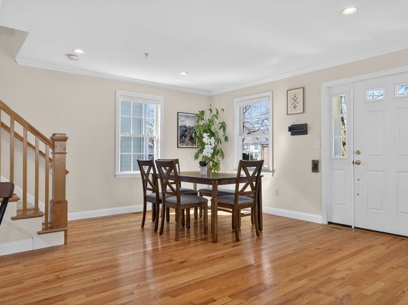 36 Prospect St 1, Waltham MA 02453