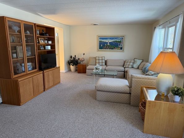 4 Green Holly Drive, Kingston MA 02364