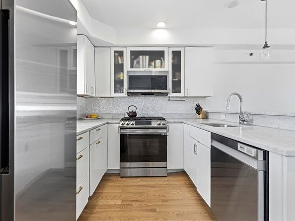 35 Middle St. 4, Boston MA 02127