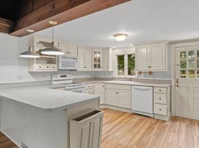 285 Main Street, Groveland MA 01834