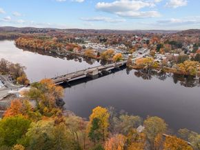 285 Main Street, Groveland MA 01834