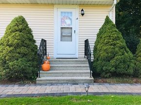 14 Elmwood Dr, Northborough MA 01532