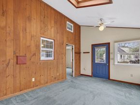 13 Hamilton Rd, Northborough MA 01532
