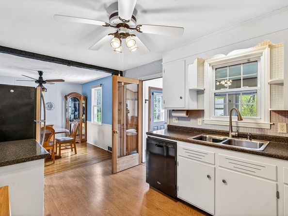 13 Hamilton Rd, Northborough MA 01532