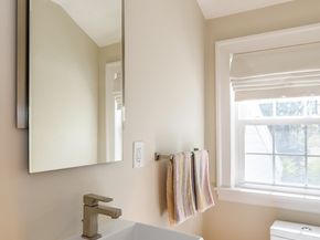 11 Bunker Ln, Newton MA 02465