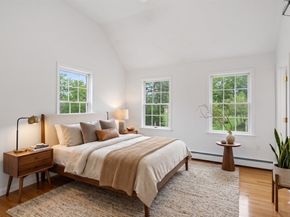 11 Revolution Dr, Leominster MA 01453