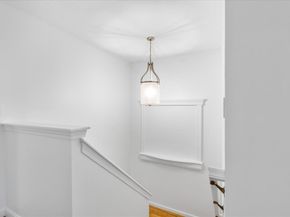 11 Revolution Dr, Leominster MA 01453