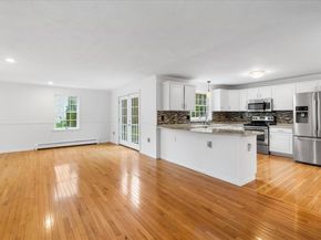 11 Revolution Dr, Leominster MA 01453