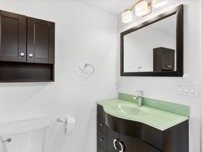 11 Revolution Dr, Leominster MA 01453