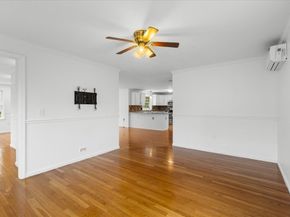 11 Revolution Dr, Leominster MA 01453