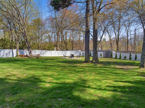 21 Bedford Drive, Grafton MA 01536
