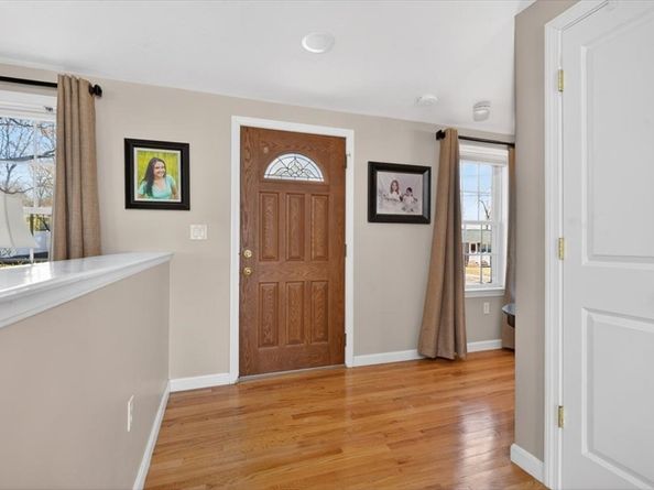 16 Rhodes Place 16, Hingham MA 02043