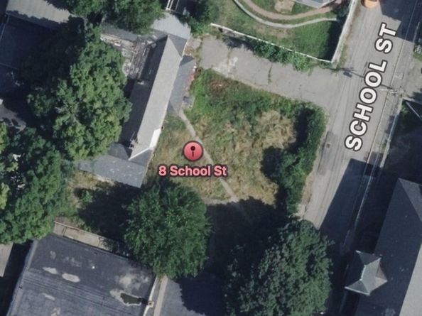 8 School St, Fitchburg MA 01420