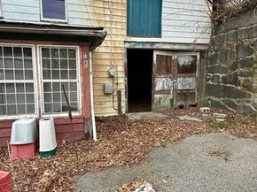8 School St, Fitchburg MA 01420