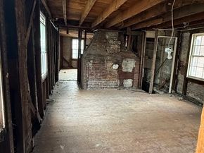 8 School St, Fitchburg MA 01420