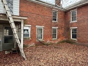 8 School St, Fitchburg MA 01420