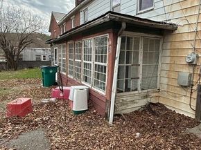 8 School St, Fitchburg MA 01420