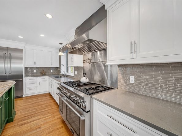 18 Ocean Ave, Newburyport MA 01950