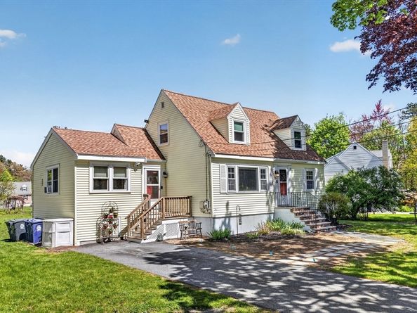 34 Andover St, Wilmington MA 01887
