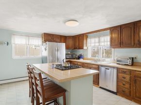 706 Sea St, Quincy MA 02169