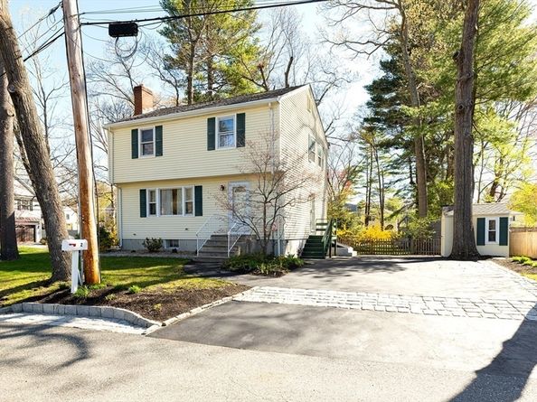 2 Marigold Ave, Wellesley MA 02482