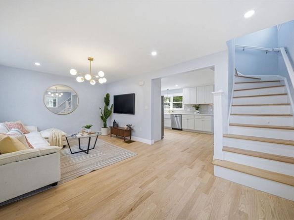 30 Arnold St 30, Quincy MA 02169