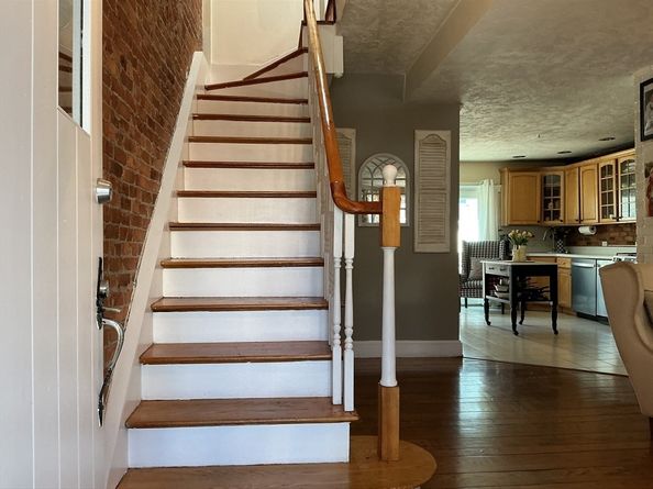 131 H St, Boston MA 02127