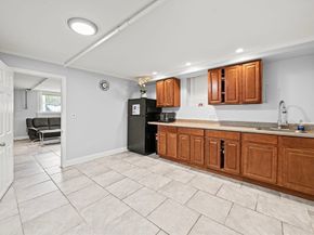 29 Hanson St 1, Somerville MA 02143