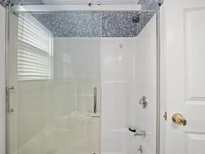 37 Dupuis Ave, Worcester MA 01604