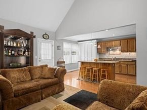 37 Dupuis Ave, Worcester MA 01604