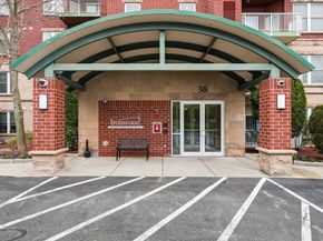 38 Village Rd 110, Middleton MA 01949