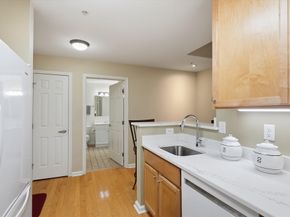 38 Village Rd 110, Middleton MA 01949